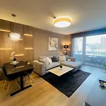 Karzo Lu 210 Free Garage Apartment