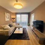 Karzo Lu 210 Free Garage Apartment *