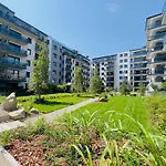 Karzo Lu 210 Free Garage Apartment *