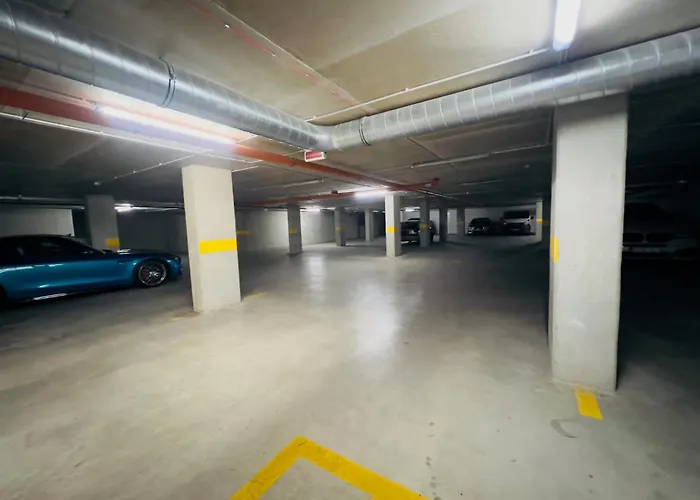 Karzo Lu 210 Free Garage アパート