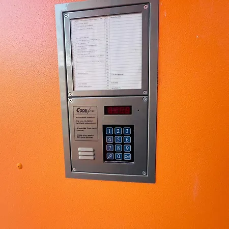 Karzo Lu 210 Free Garage * Будапешт